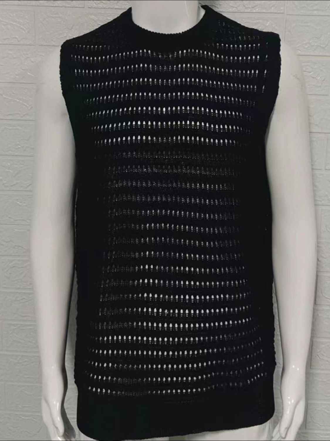 Men's Round Neck Hollow Out Sleeveless Knit Top